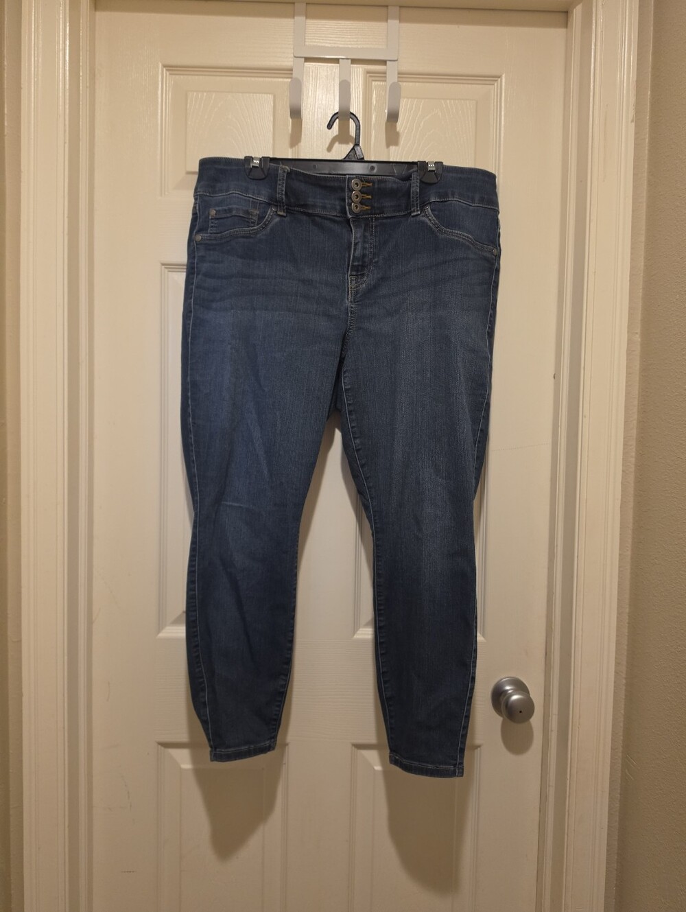 Torrid women's first at fit denim blue jean jegging plus size 20 S short